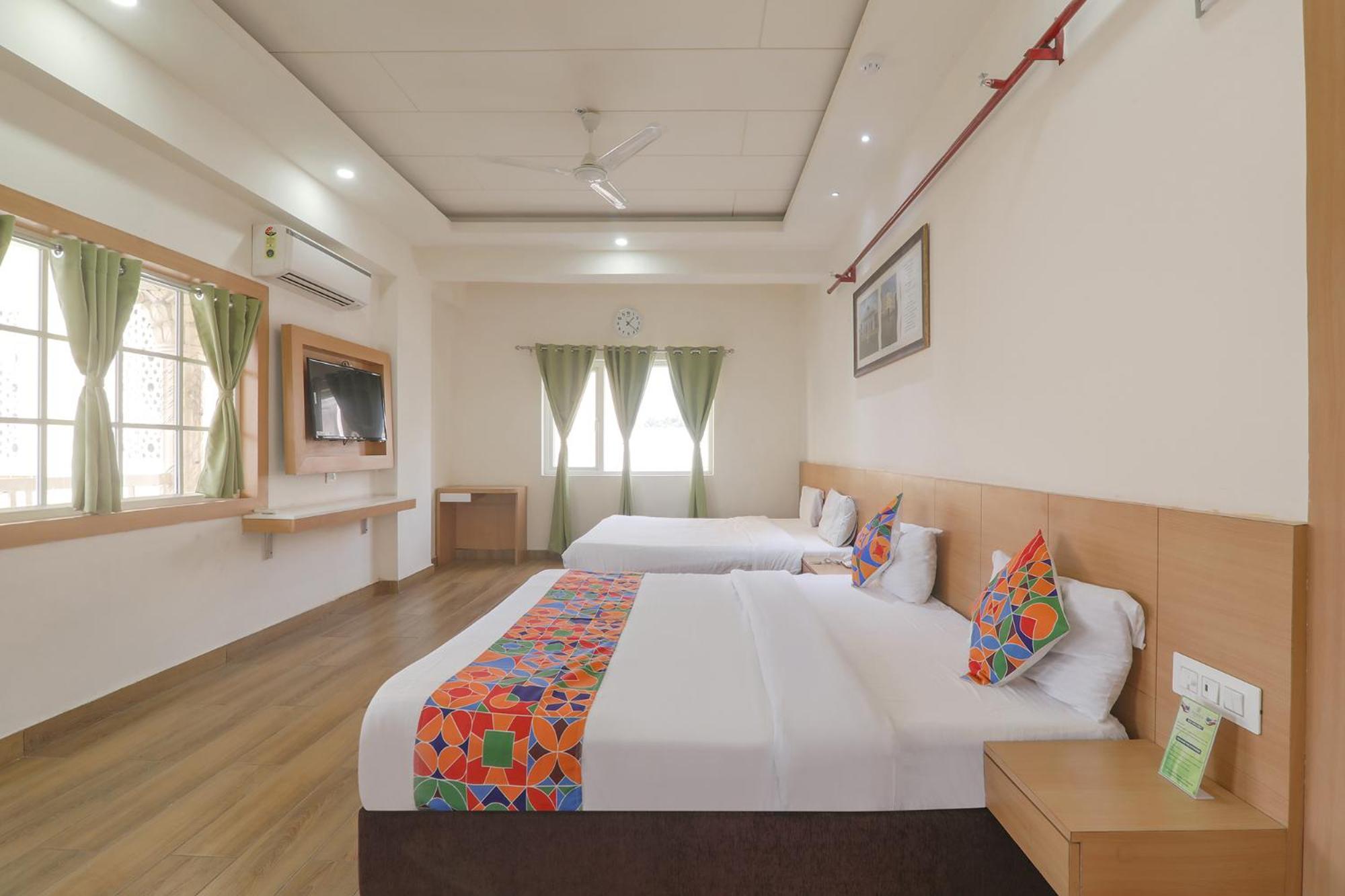 Fabhotel Raghubar Kripa Lucknow Eksteriør billede